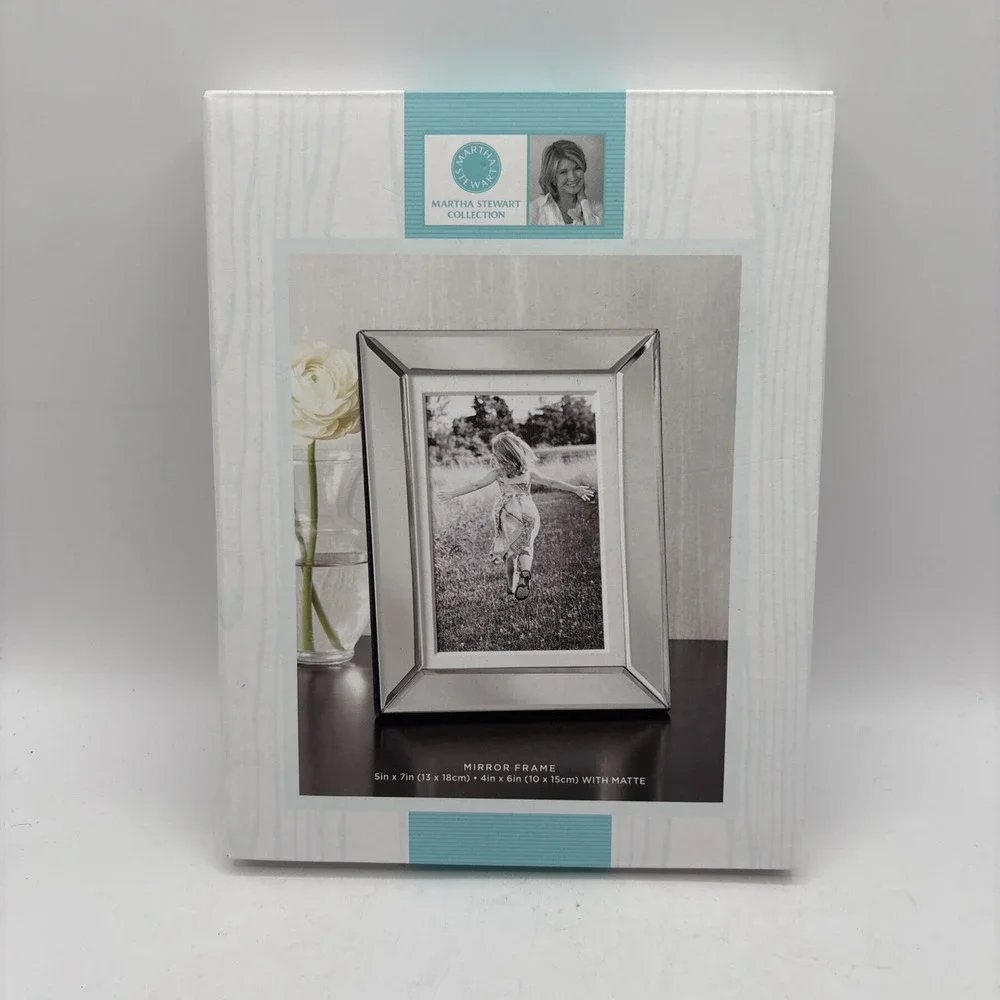 Martha Stewart Collection Mirrored Picture Frame 5 in x 7 in  New
